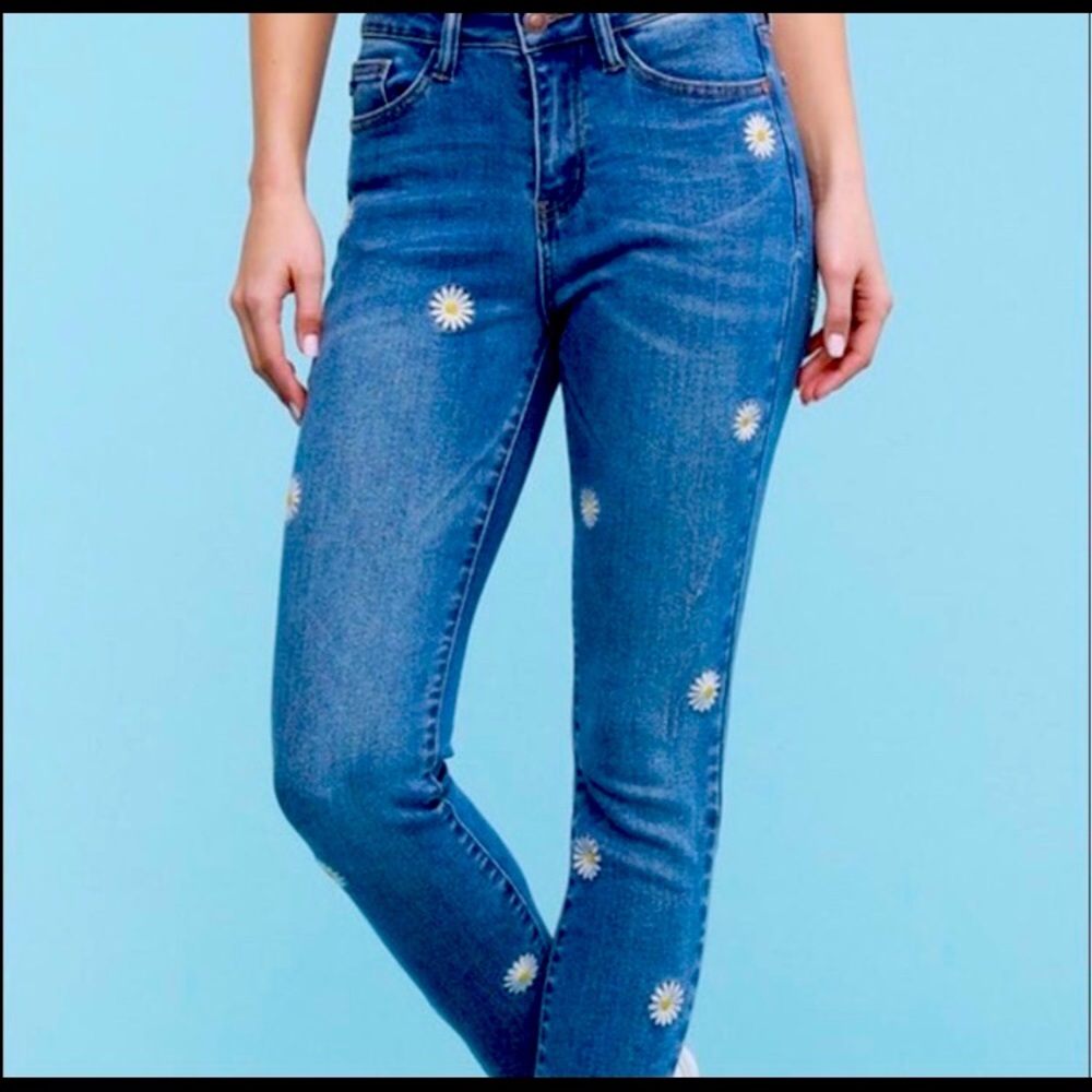 Judy Blue Daisy Jean Size 13